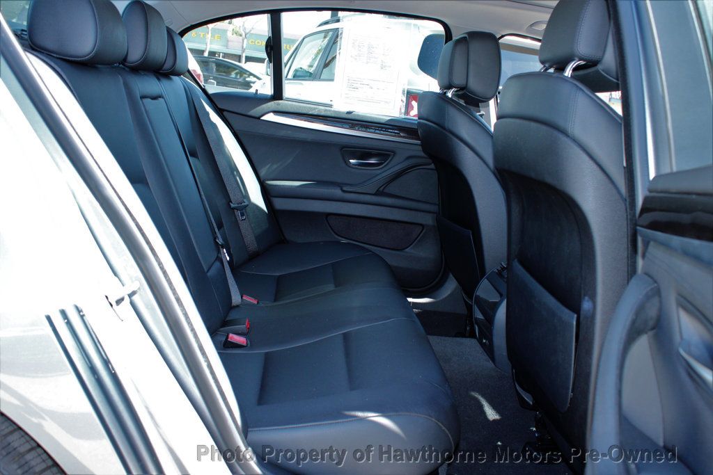 BMW 5 Series photo 12