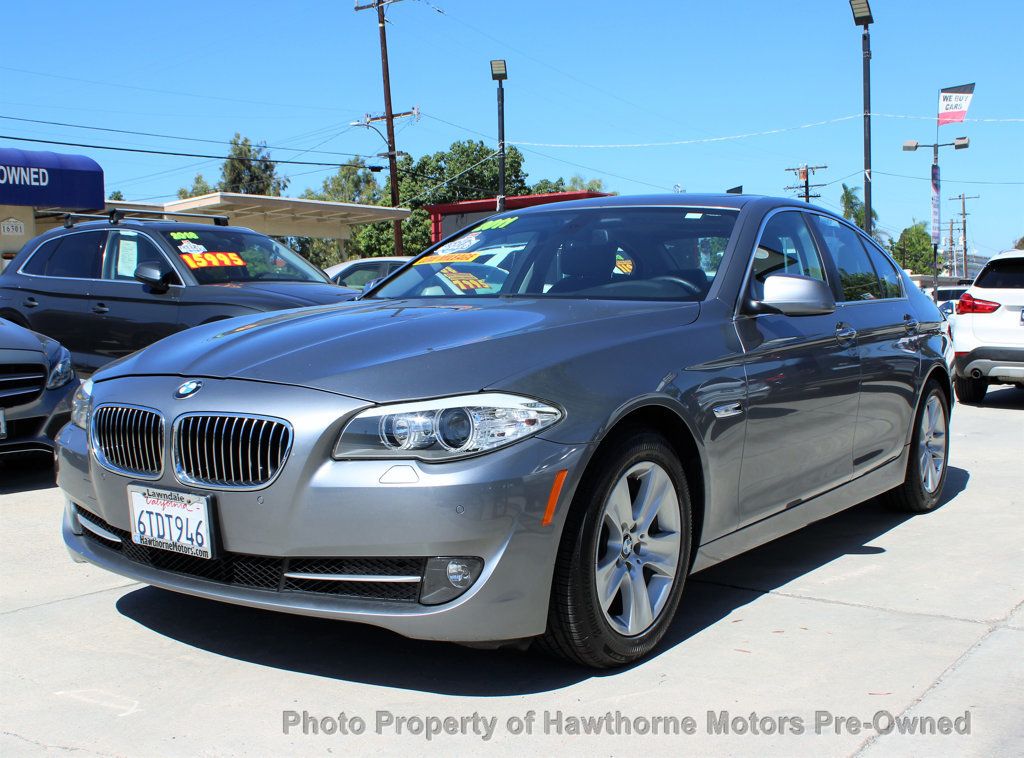 BMW 5 Series photo 2