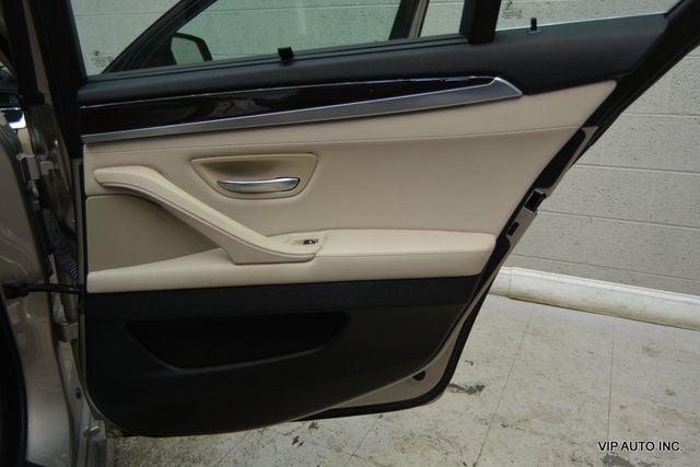 2011 BMW 5 Series 528i - 22977749 - 9