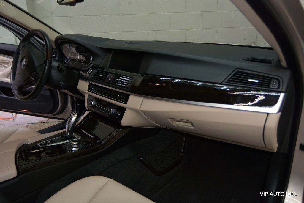 2011 BMW 5 Series 528i - 22977749 - 11