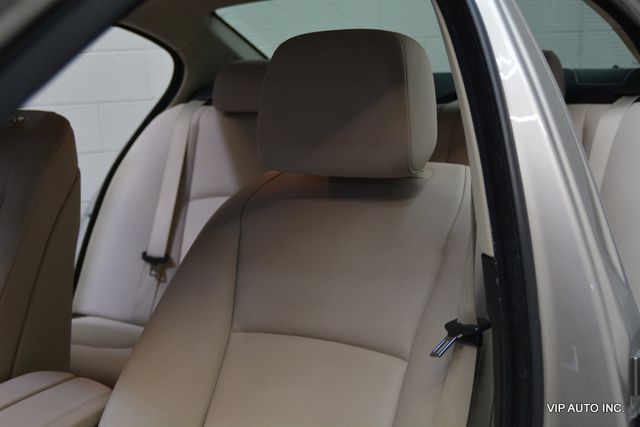 2011 BMW 5 Series 528i - 22977749 - 12