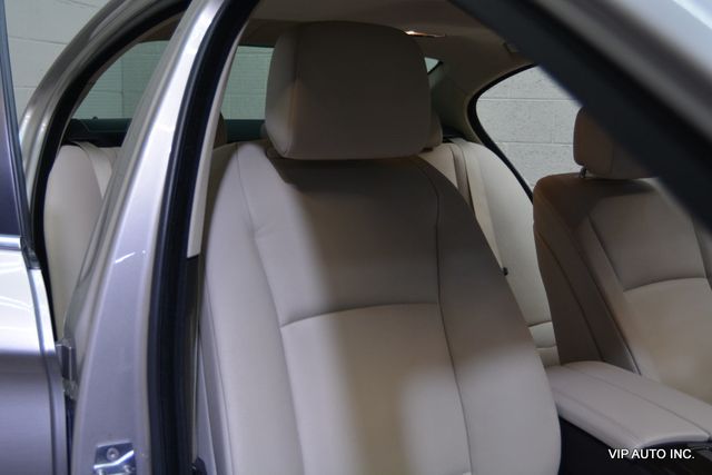 2011 BMW 5 Series 528i - 22977749 - 13