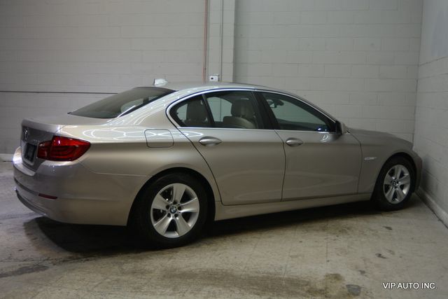 2011 BMW 5 Series 528i - 22977749 - 31