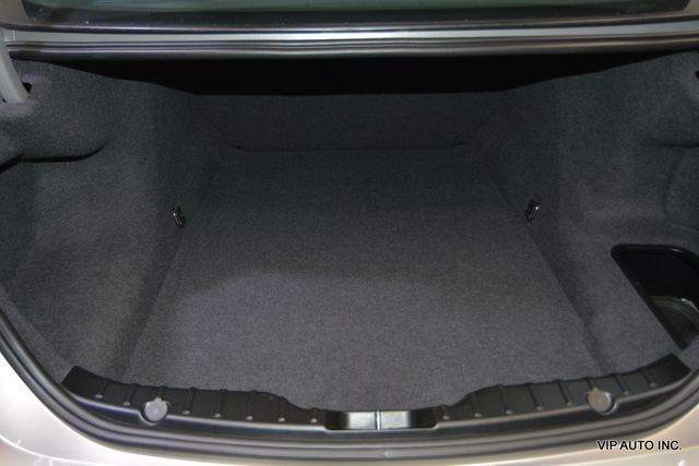 2011 BMW 5 Series 528i - 22977749 - 32