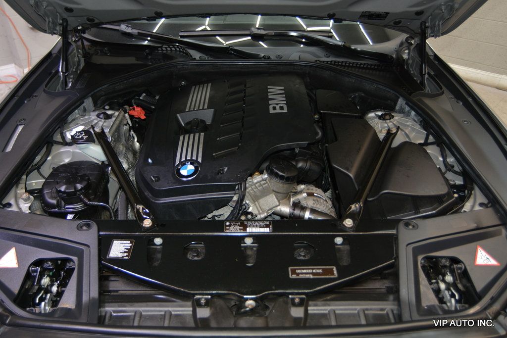 2011 BMW 5 Series 528i - 22977749 - 33