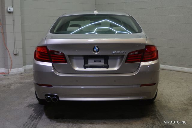 2011 BMW 5 Series 528i - 22977749 - 35