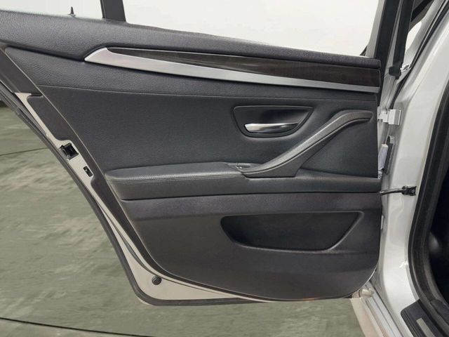 2011 BMW 5 Series 535i - 22951162 - 16