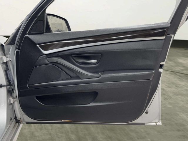 2011 BMW 5 Series 535i - 22951162 - 21