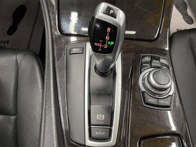 2011 BMW 5 Series 535i - 22951162 - 28