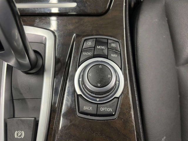 2011 BMW 5 Series 535i - 22951162 - 29