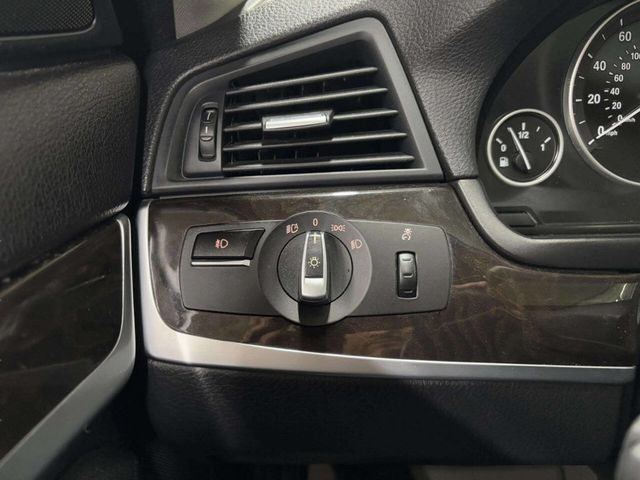 2011 BMW 5 Series 535i - 22951162 - 37