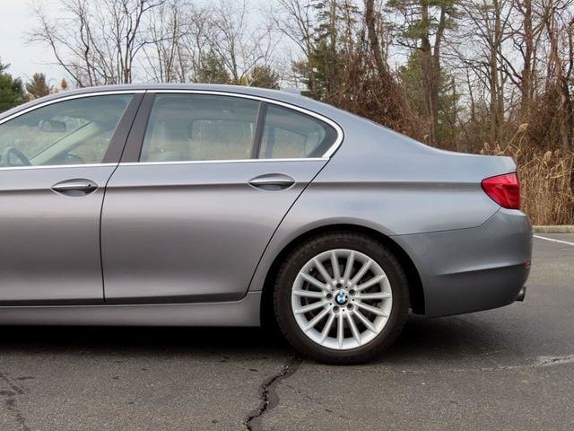 2011 BMW 5 Series 535i xDrive - 22971406 - 10