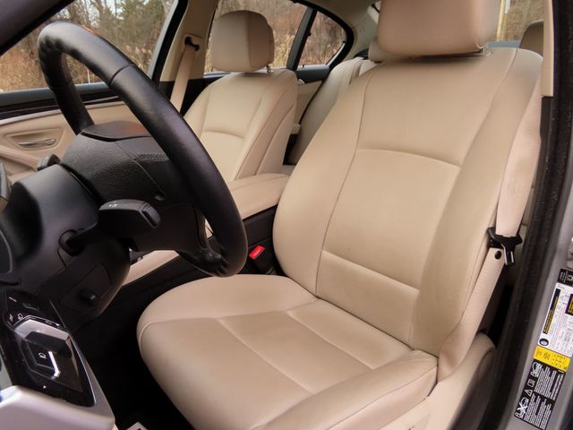 2011 BMW 5 Series 535i xDrive - 22971406 - 21