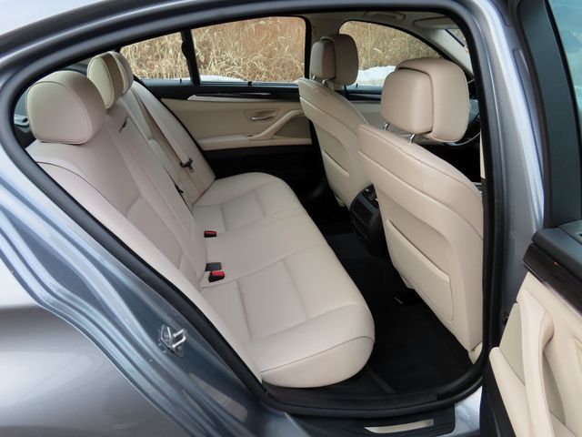 2011 BMW 5 Series 535i xDrive - 22971406 - 26