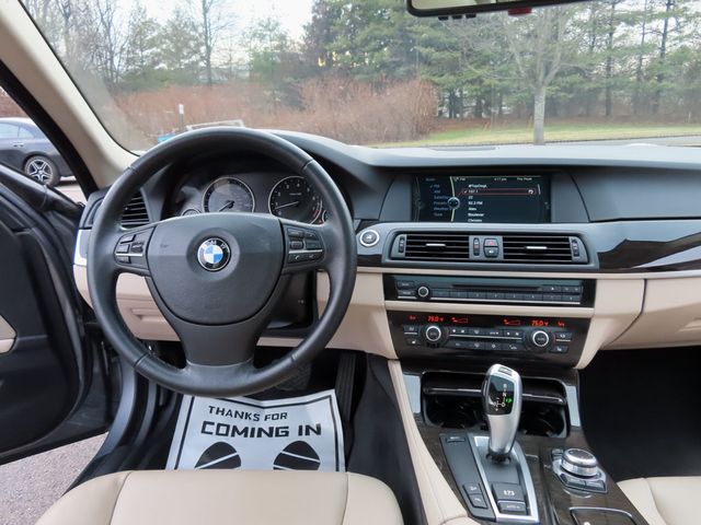 2011 BMW 5 Series 535i xDrive - 22971406 - 31