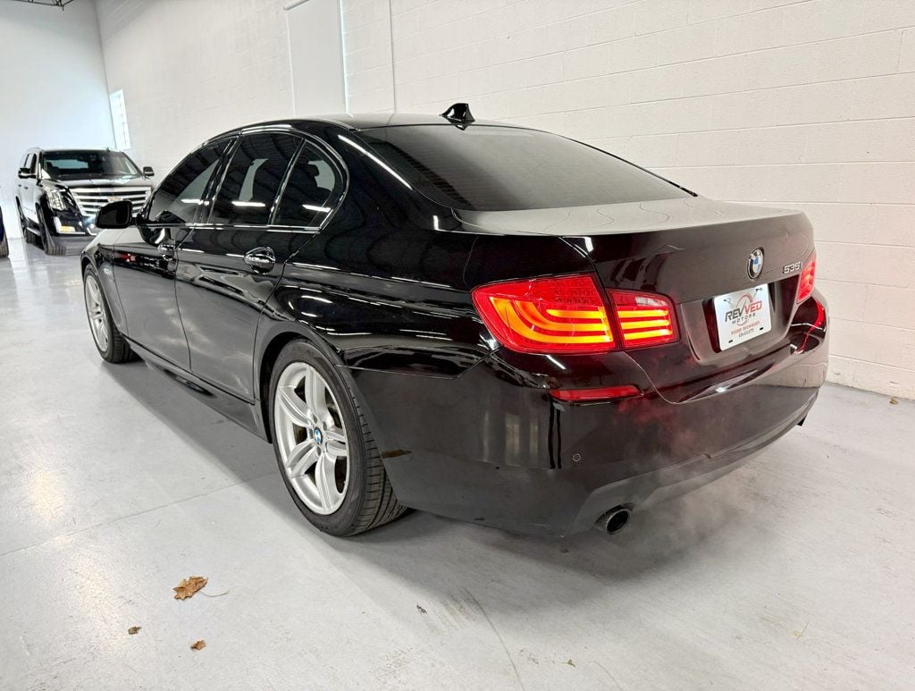 2011 BMW 5 Series 535i xDrive - 22702812 - 4