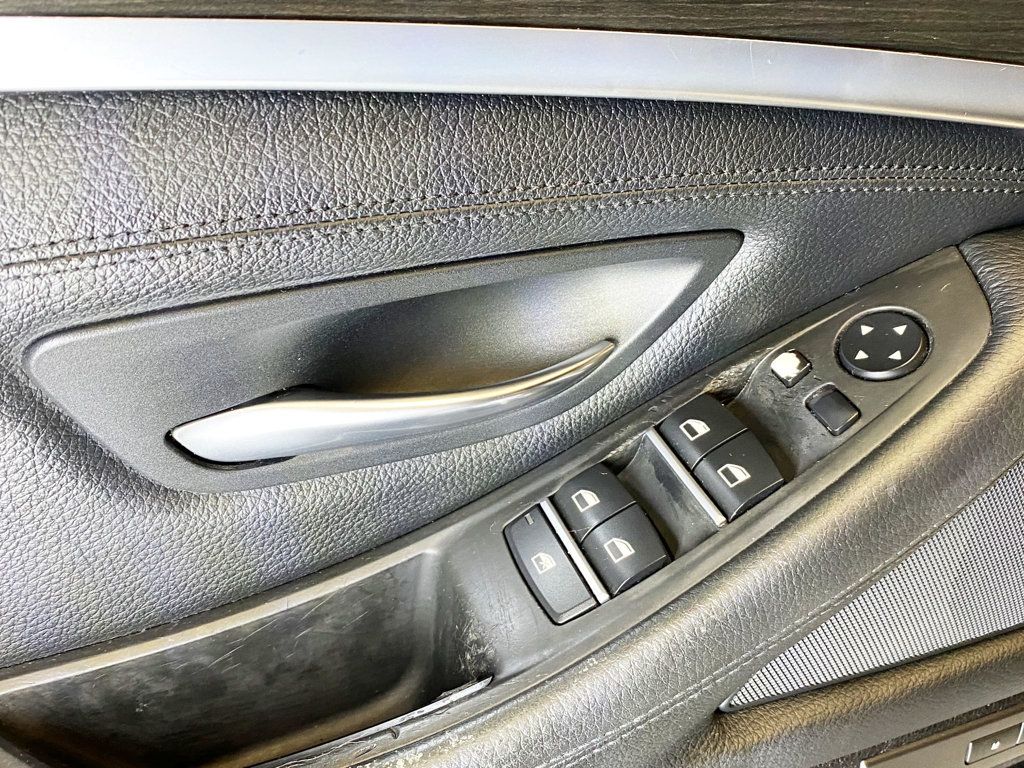 2011 BMW 5 Series 535i xDrive - 22926147 - 17