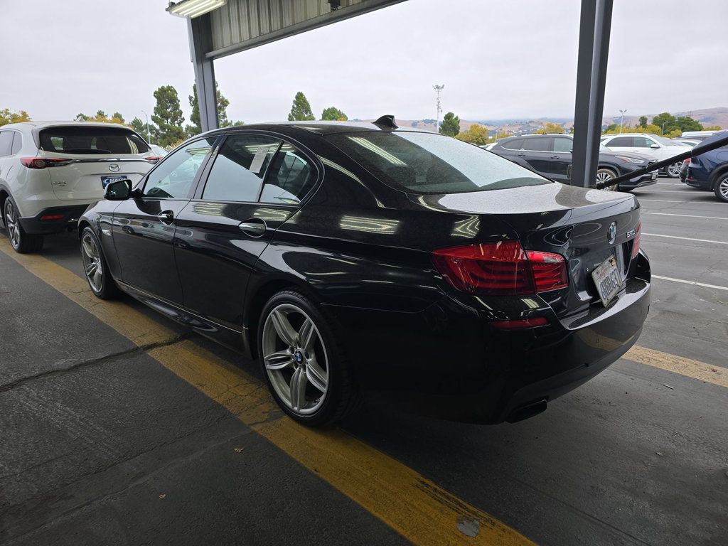 2011 BMW 5 Series 550i - 23008351 - 3