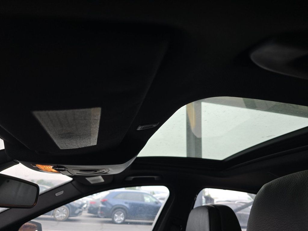 2011 BMW 5 Series 550i - 23008351 - 8