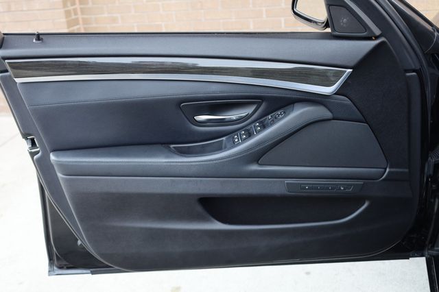 2011 BMW 5 Series 550i - 22960195 - 11