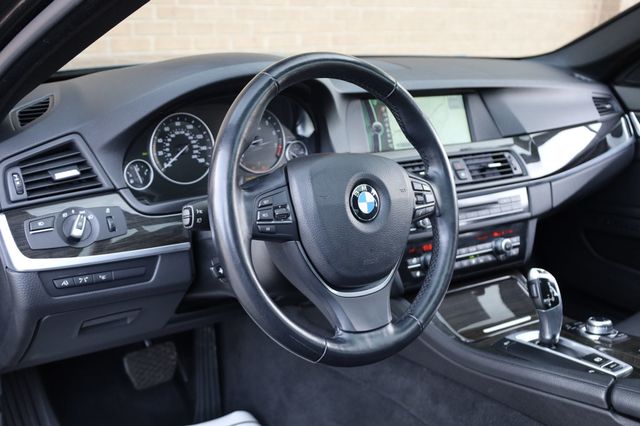 2011 BMW 5 Series 550i - 22960195 - 12