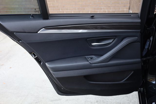 2011 BMW 5 Series 550i - 22960195 - 14