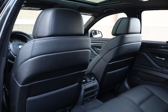 2011 BMW 5 Series 550i - 22960195 - 15