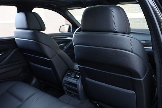 2011 BMW 5 Series 550i - 22960195 - 18