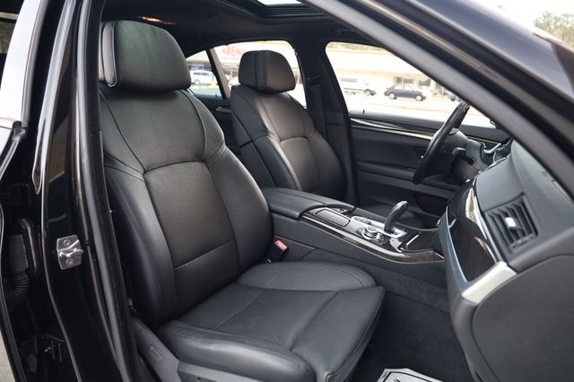 2011 BMW 5 Series 550i - 22960195 - 21