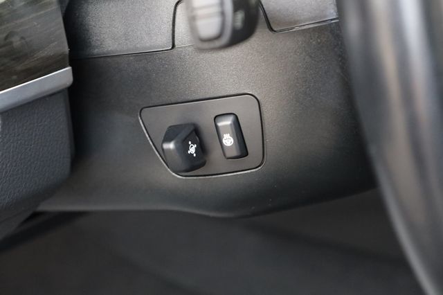 2011 BMW 5 Series 550i - 22960195 - 27