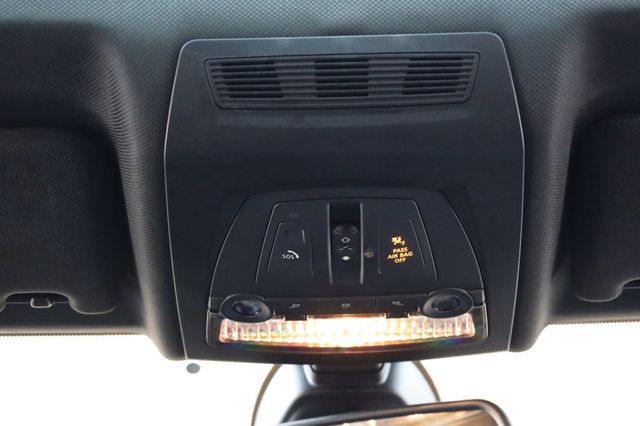 2011 BMW 5 Series 550i - 22960195 - 32