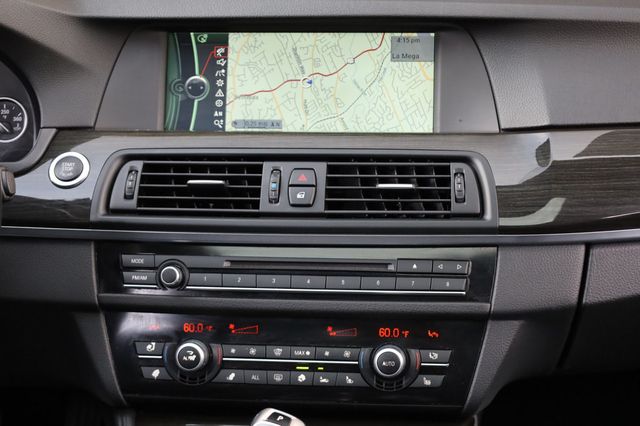 2011 BMW 5 Series 550i - 22960195 - 33