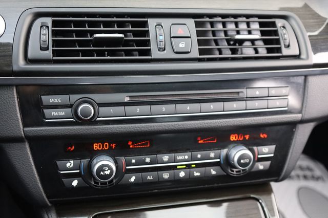 2011 BMW 5 Series 550i - 22960195 - 38