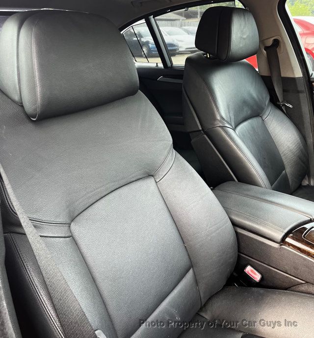 2011 BMW 5 Series 550i - 23085062 - 15