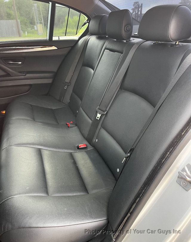 2011 BMW 5 Series 550i - 23085062 - 16