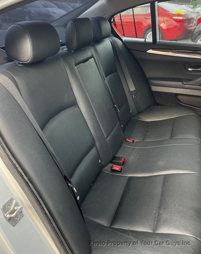 2011 BMW 5 Series 550i - 23085062 - 17