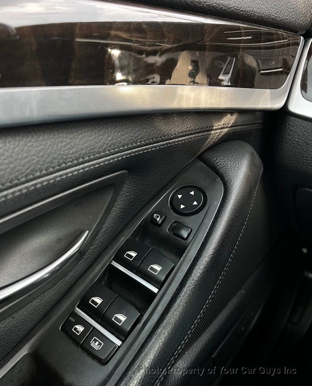 2011 BMW 5 Series 550i - 23085062 - 25