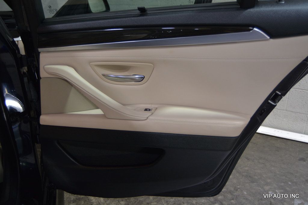 2011 BMW 5 Series 550i - 22866788 - 11