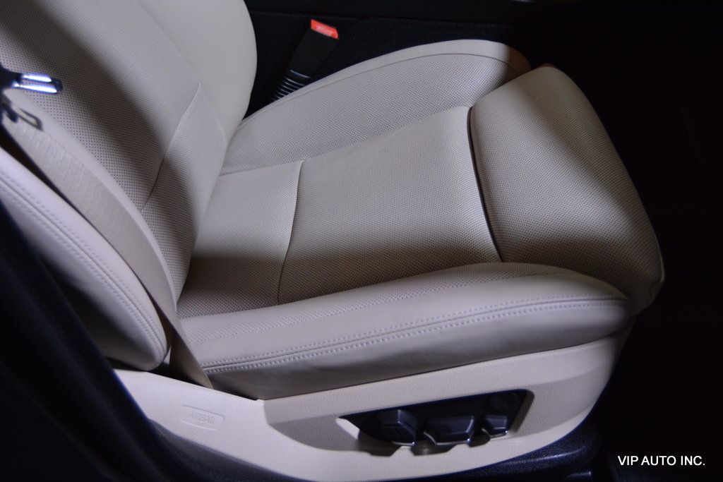 2011 BMW 5 Series 550i - 22866788 - 21