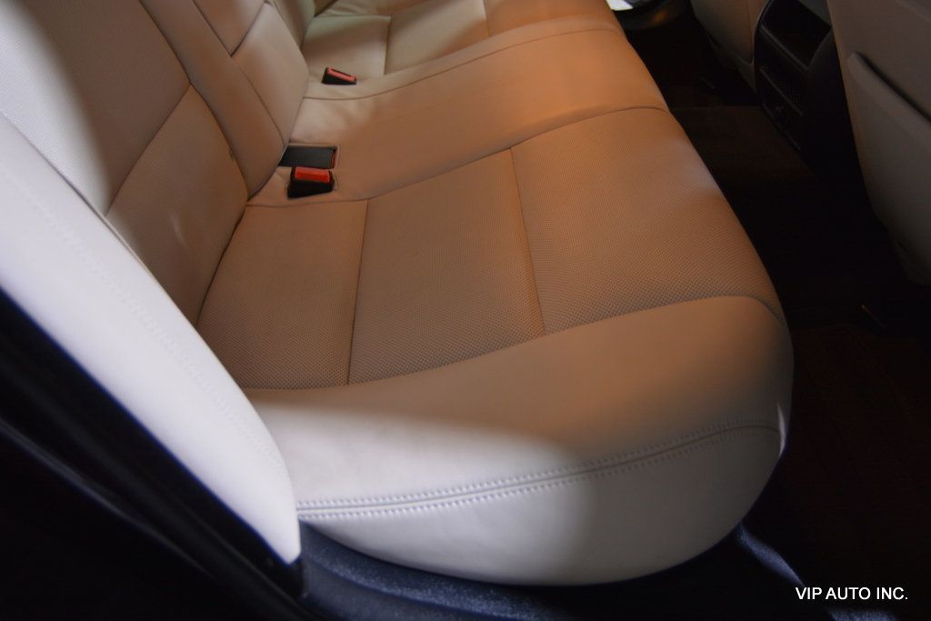 2011 BMW 5 Series 550i - 22866788 - 29