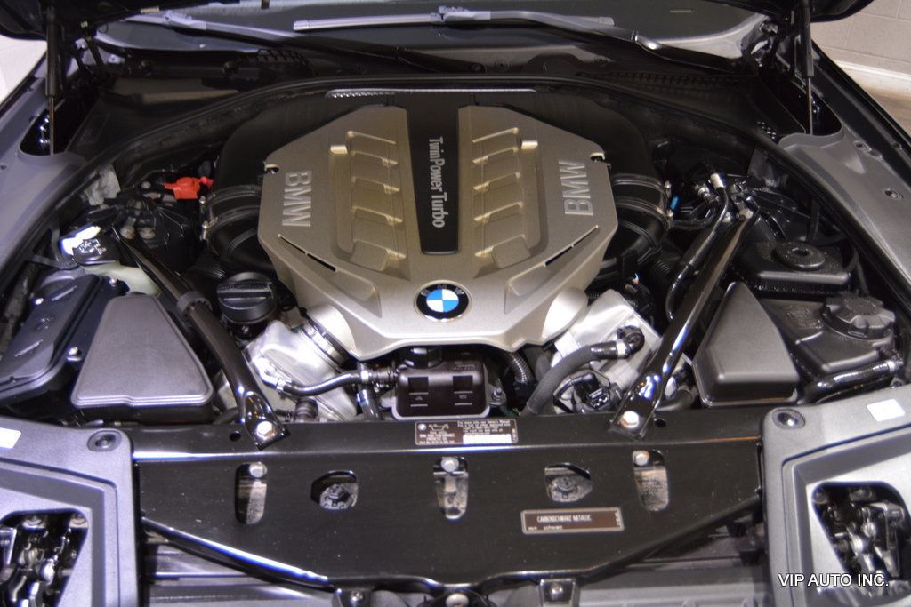 2011 BMW 5 Series 550i - 22866788 - 30