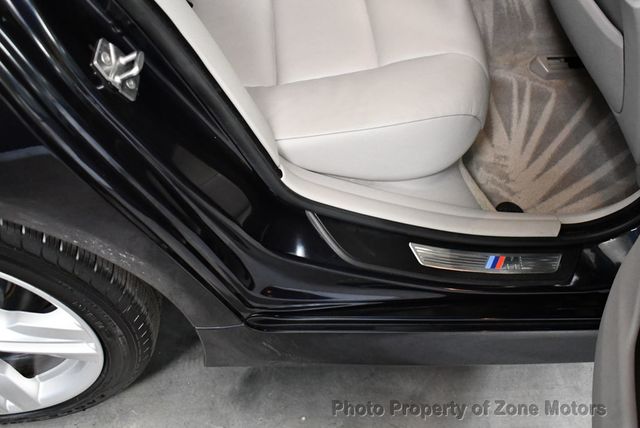 2011 BMW 5 Series 550i xDrive - 22436956 - 17