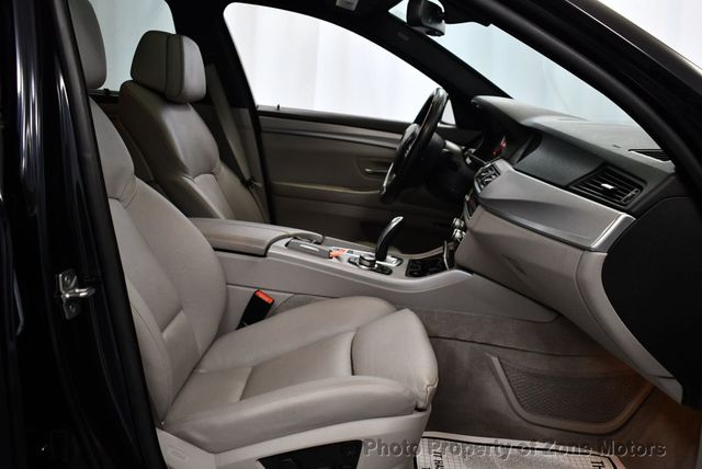 2011 BMW 5 Series 550i xDrive - 22436956 - 18