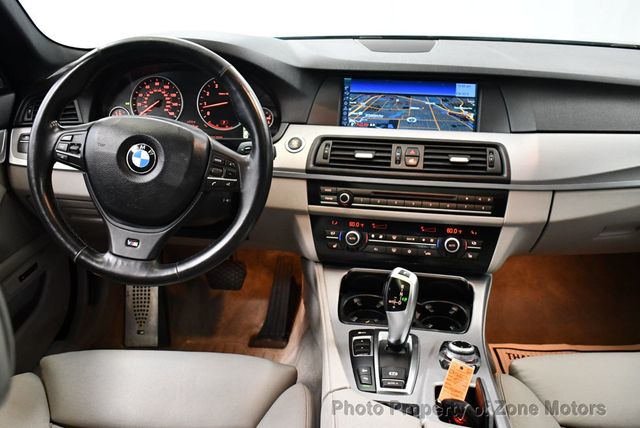 2011 BMW 5 Series 550i xDrive - 22436956 - 23