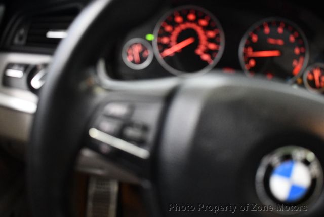 2011 BMW 5 Series 550i xDrive - 22436956 - 27