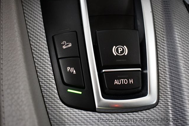 2011 BMW 5 Series 550i xDrive - 22436956 - 31