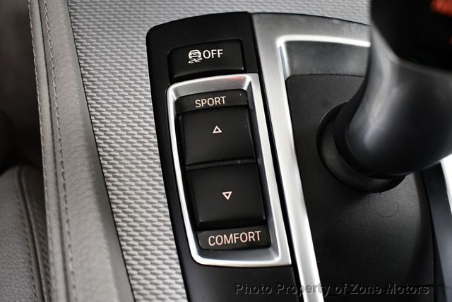 2011 BMW 5 Series 550i xDrive - 22436956 - 32