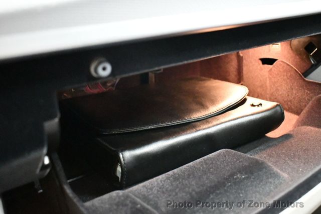 2011 BMW 5 Series 550i xDrive - 22436956 - 44