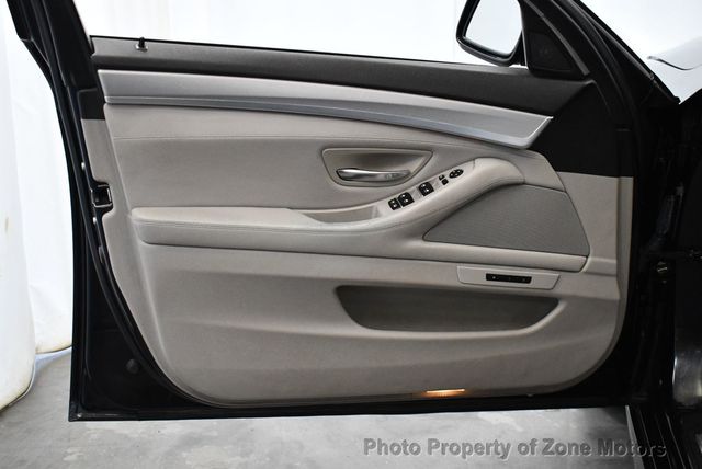 2011 BMW 5 Series 550i xDrive - 22436956 - 45