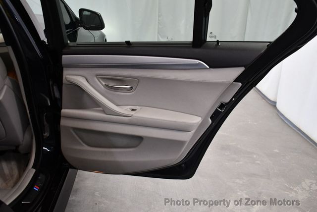 2011 BMW 5 Series 550i xDrive - 22436956 - 53